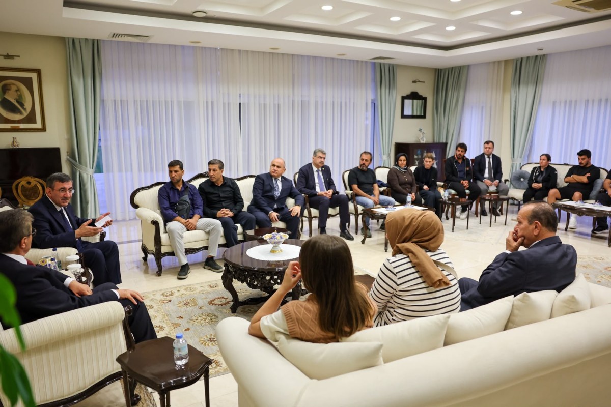 TC Cumhurbaşkanı Yardımcısı Yılmaz, kayıp yakınlarıyla bir araya geldi