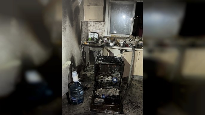Gönyeli’de kısa devre yapan bulaşık makinesi mutfağı yaktı