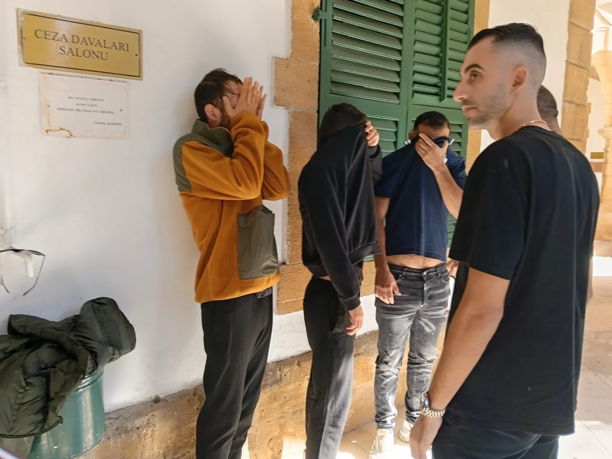 Polisin kampüs odasına düzenlediği baskında uyuşturucu bulundu