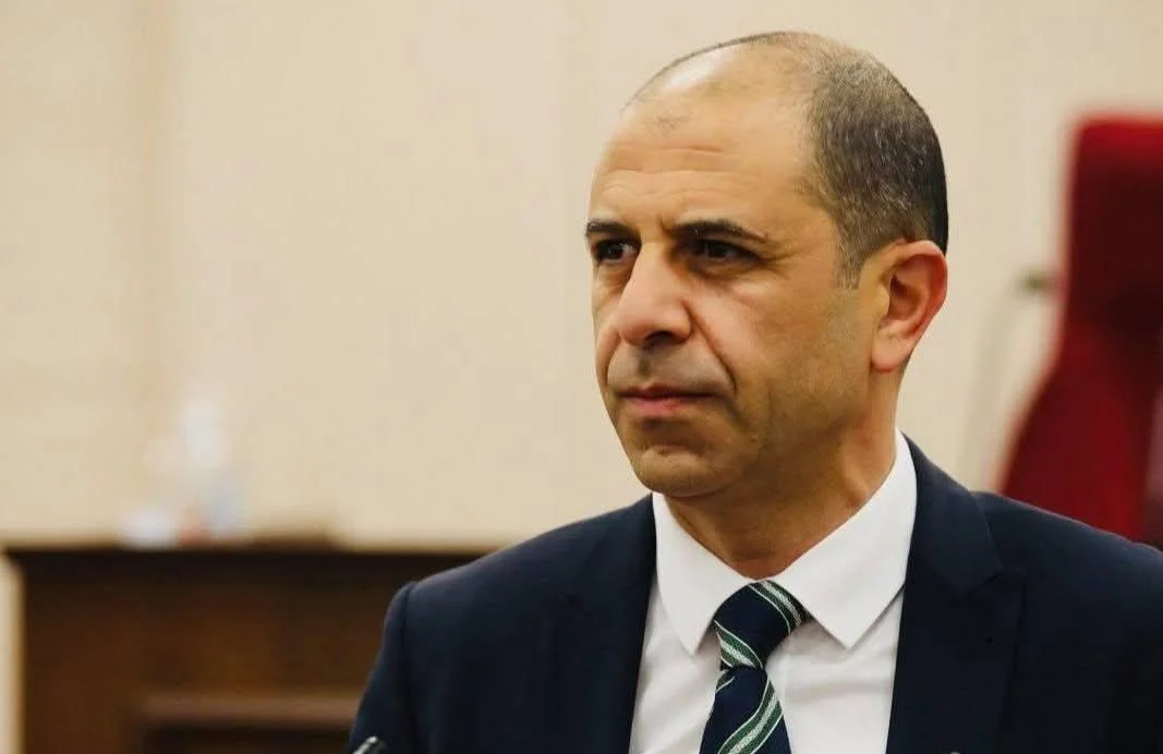 Özersay: “Gazetecilere yapılan saldırıları kınıyoruz”